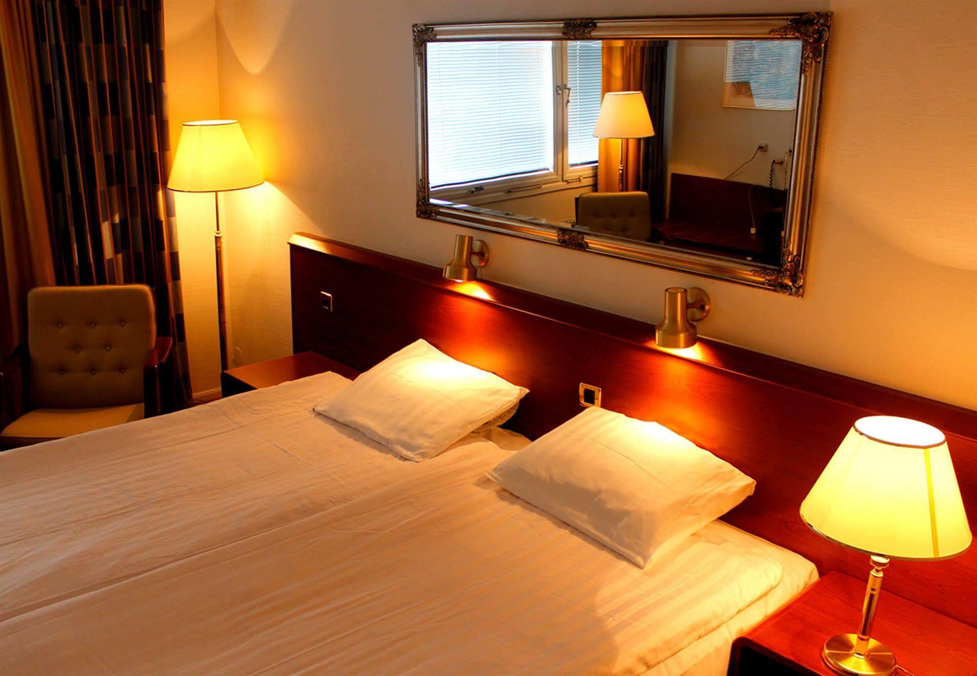 City Hotell Helsingborg Hotelli 3*